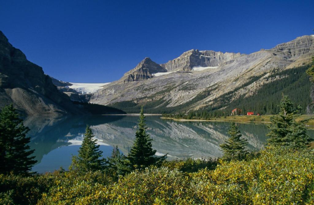 Num-Ti-Jah Lodge Lake Louise Eksteriør billede